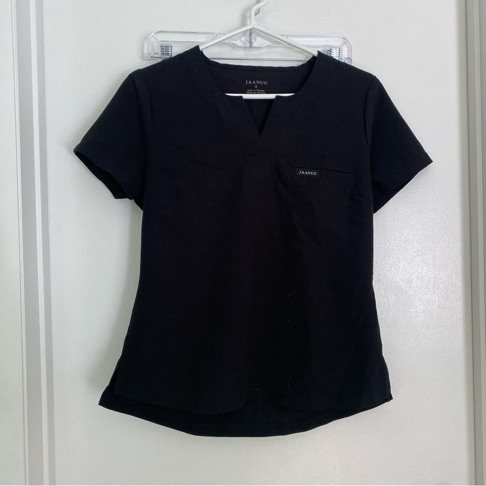 Jaanuu scrub top